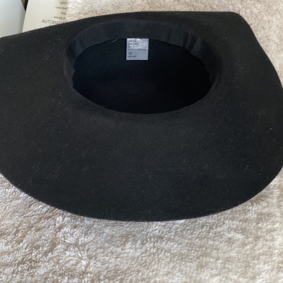 Ladies‎ 100%wool black floppy hat. - Picture 2 of 2